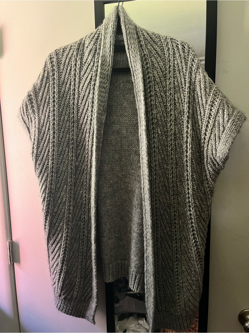 Elsamanda short sleeved cardigan